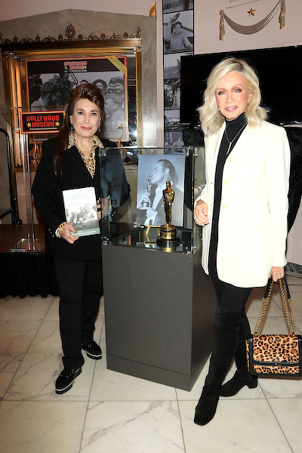 Donelle Dadigan, Donna Mills at the Special Veterans Tribute and signing of DEAR BOB  Photo