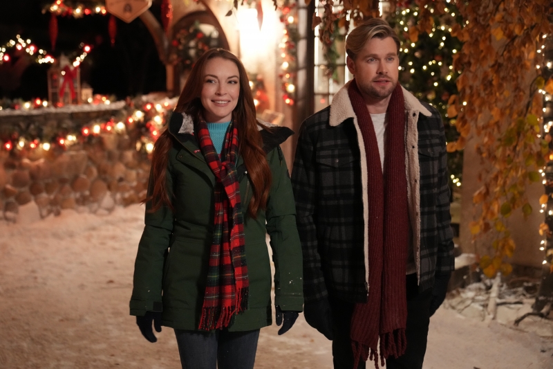 Photo: First Look at Lindsay Lohan & Chord Overstreet's Netflix Holiday Film Image