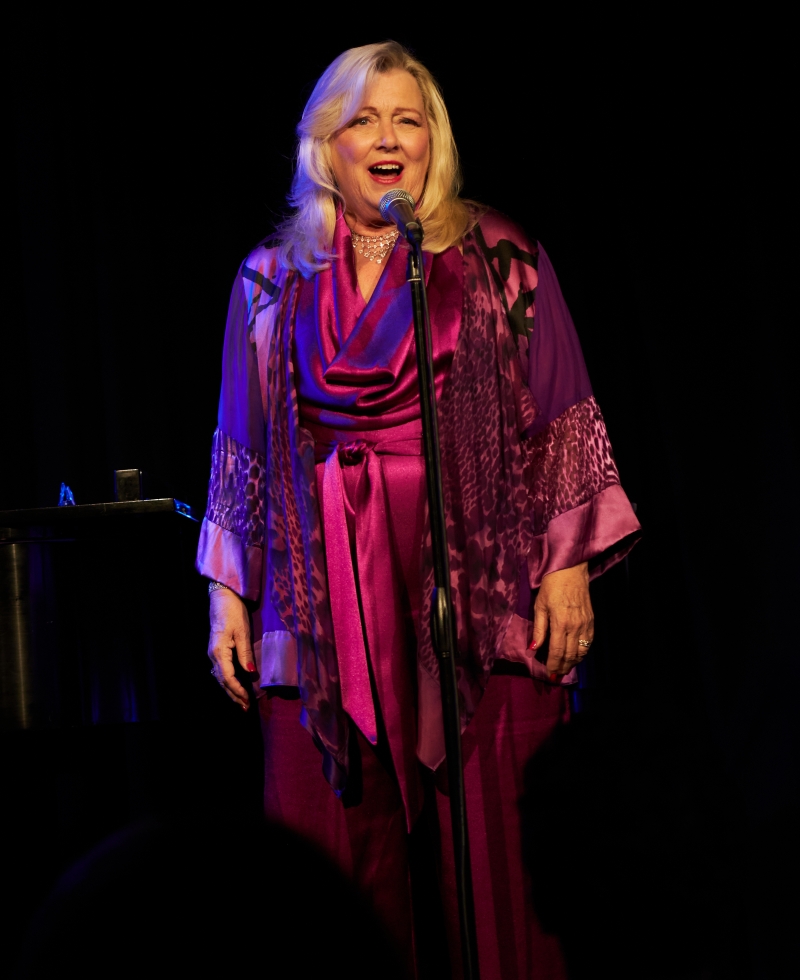 Photo Flash: Helane Blumfield Captures on Camera the Cabaret Debut of LINDA KAHN in SAY YES! at The Triad 