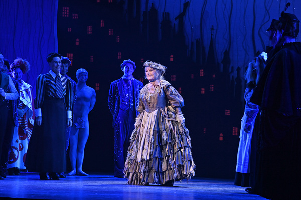 Photos: Petula Clark Celebrates Her Birthday at MARY POPPINS Image
