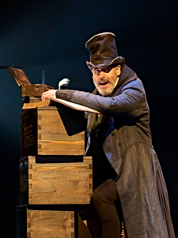 Photos: First Look at Stephen Mangan & More in A CHRISTMAS CAROL at The Old Vic Image