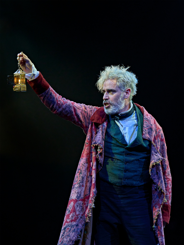 Photos: First Look at Stephen Mangan & More in A CHRISTMAS CAROL at The Old Vic Image