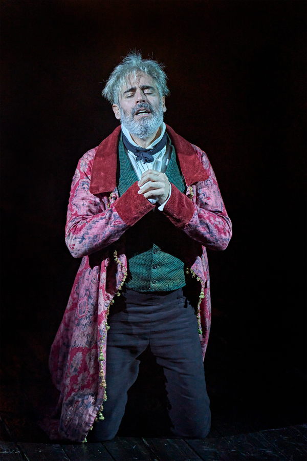 Photos: First Look at Stephen Mangan & More in A CHRISTMAS CAROL at The Old Vic Image