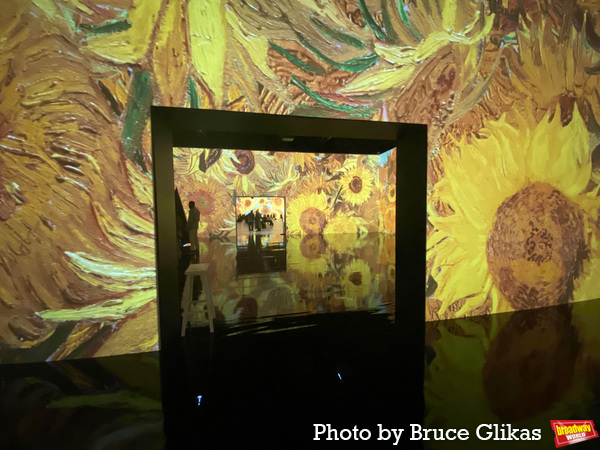 Photos: Go Inside Reopening Night of IMMERSIVE VAN GOGH at Pier 36  Image