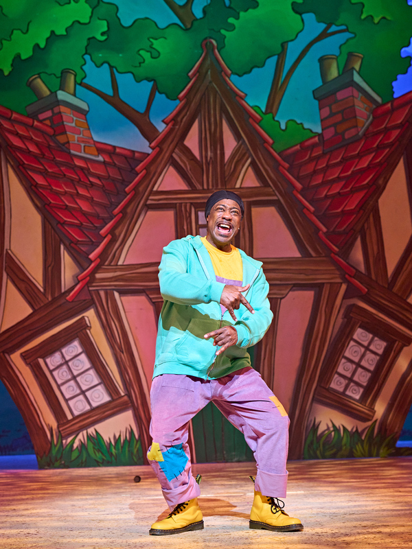 Photos: See Clive Rowe & More in JACK AND THE BEANSTALK at Hackney Empire Image