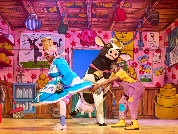 Photos: See Clive Rowe & More in JACK AND THE BEANSTALK at Hackney Empire Image
