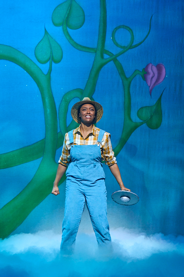 Photos: See Clive Rowe & More in JACK AND THE BEANSTALK at Hackney Empire Image