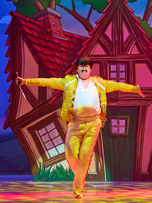 Photos: See Clive Rowe & More in JACK AND THE BEANSTALK at Hackney Empire Image