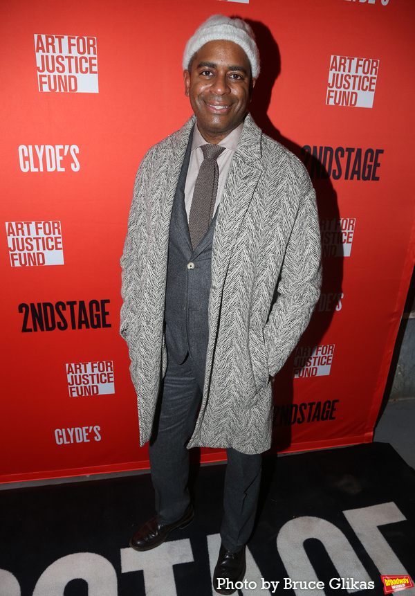 Photos: CLYDE'S Celebrates Opening Night on Broadway Image