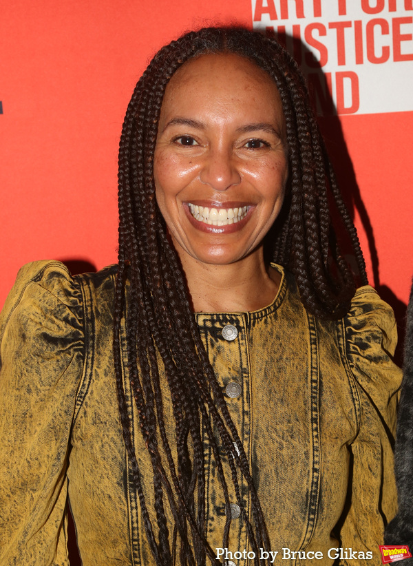 Photos: CLYDE'S Celebrates Opening Night on Broadway Image