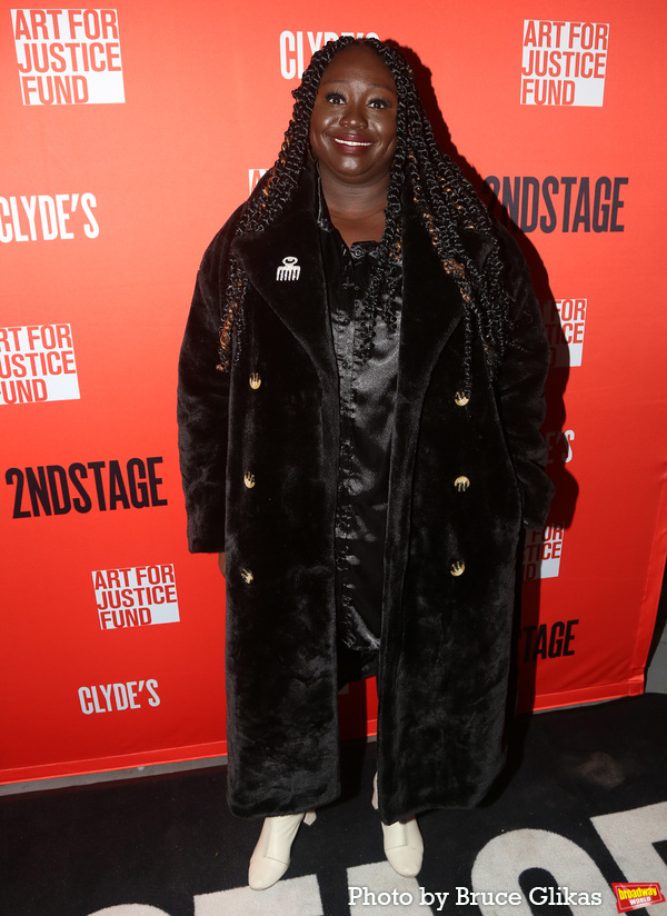 Photos: CLYDE'S Celebrates Opening Night on Broadway Image