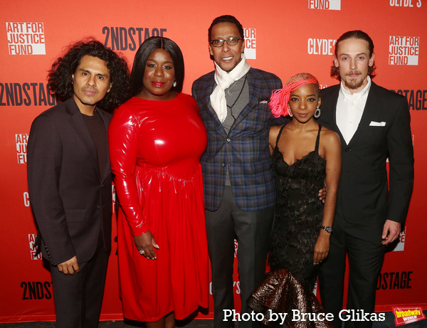 Photos: CLYDE'S Celebrates Opening Night on Broadway Image