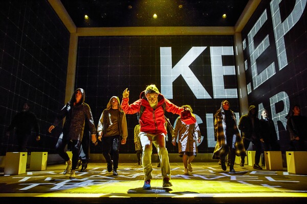 Photos: First Look at THE CURIOUS INCIDENT OF THE DOG IN THE NIGHT-TIME Image