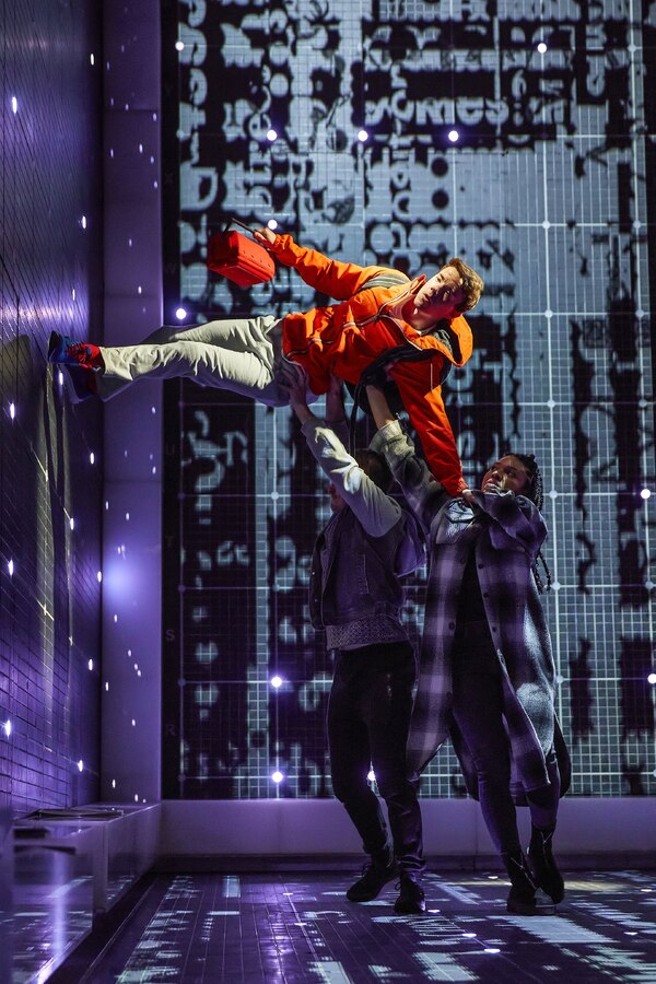 Photos: First Look at THE CURIOUS INCIDENT OF THE DOG IN THE NIGHT-TIME Image