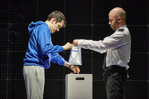 Photos: First Look at THE CURIOUS INCIDENT OF THE DOG IN THE NIGHT-TIME Image