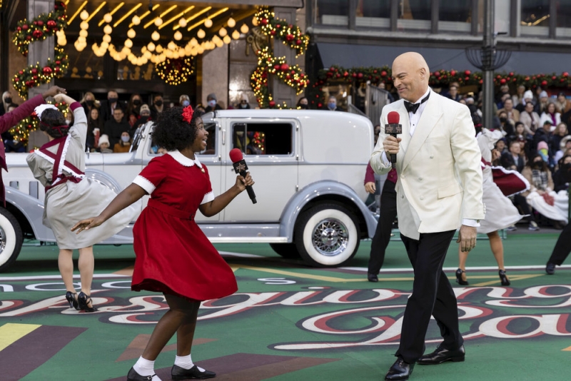 Photos: SIX, WICKED & More Perform at the MACY'S THANKSGIVING DAY PARADE 