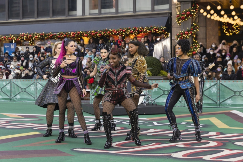 Photos: SIX, WICKED & More Perform at the MACY'S THANKSGIVING DAY PARADE  Image