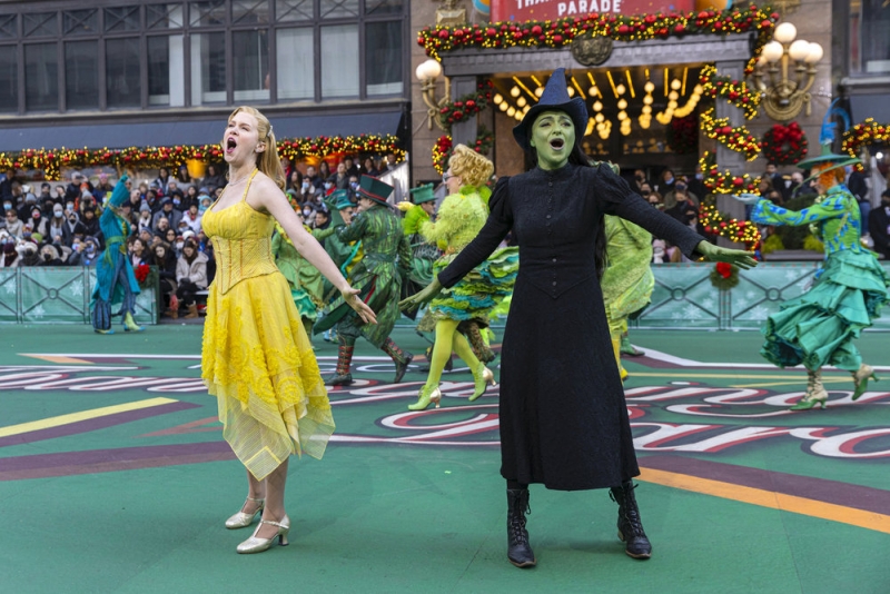 Photos: SIX, WICKED & More Perform at the MACY'S THANKSGIVING DAY PARADE 