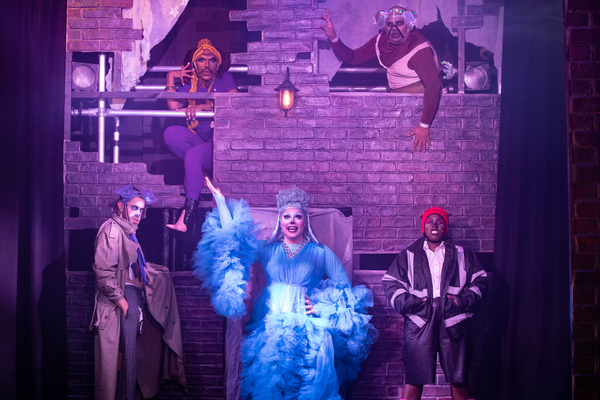 Photos: First Look at DOG SHOW at The Pleasance Image