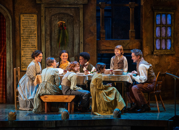 Photos: Milwaukee Rep Presents A CHRISTMAS CAROL Image