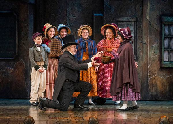 Photos: Milwaukee Rep Presents A CHRISTMAS CAROL Image