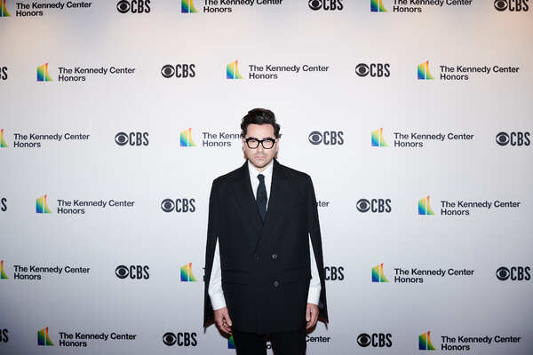 Photos: On the Red Carpet at the 2021 Kennedy Center Honors Image