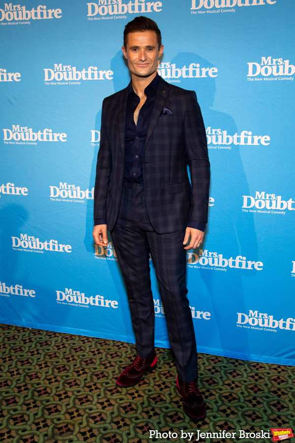 Photos: MRS. DOUBTFIRE Cast Celebrates Opening Night Image