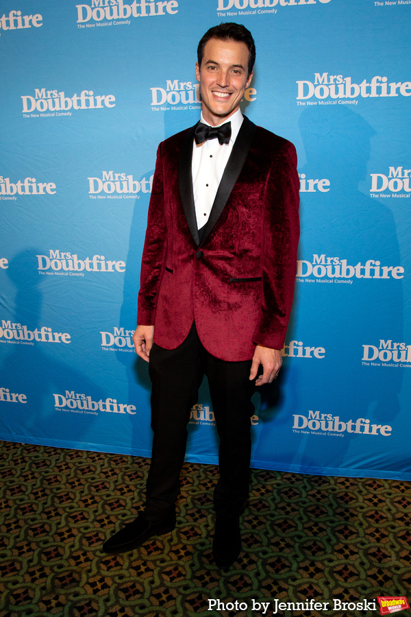 Photos: MRS. DOUBTFIRE Cast Celebrates Opening Night Image
