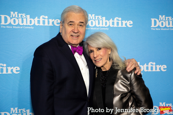 Photos: On the Opening Night Red Carpet for MRS. DOUBTFIRE Image