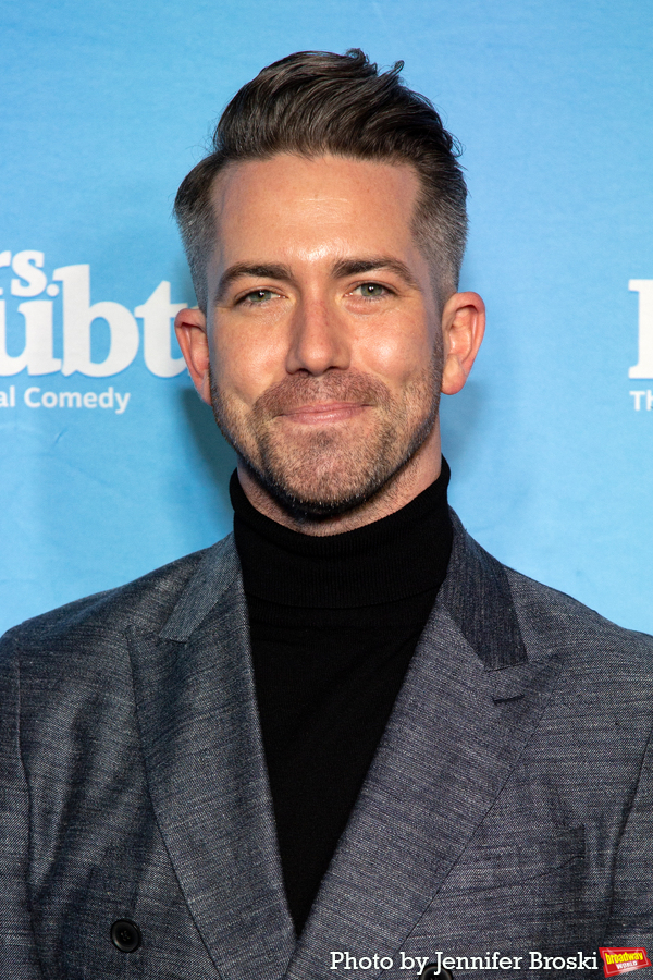 Photos: On the Opening Night Red Carpet for MRS. DOUBTFIRE Image