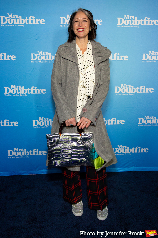 Photos: On the Opening Night Red Carpet for MRS. DOUBTFIRE Image