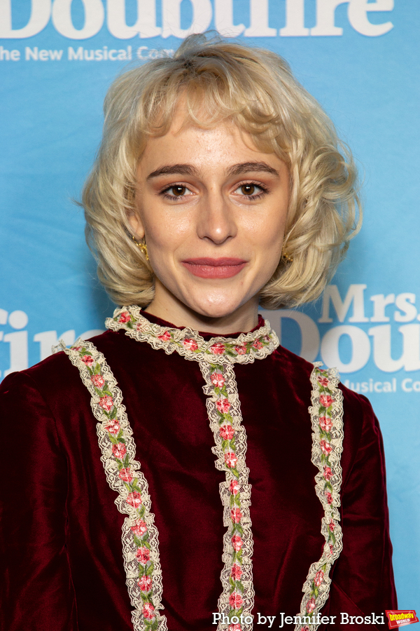 Photos: On the Opening Night Red Carpet for MRS. DOUBTFIRE Image