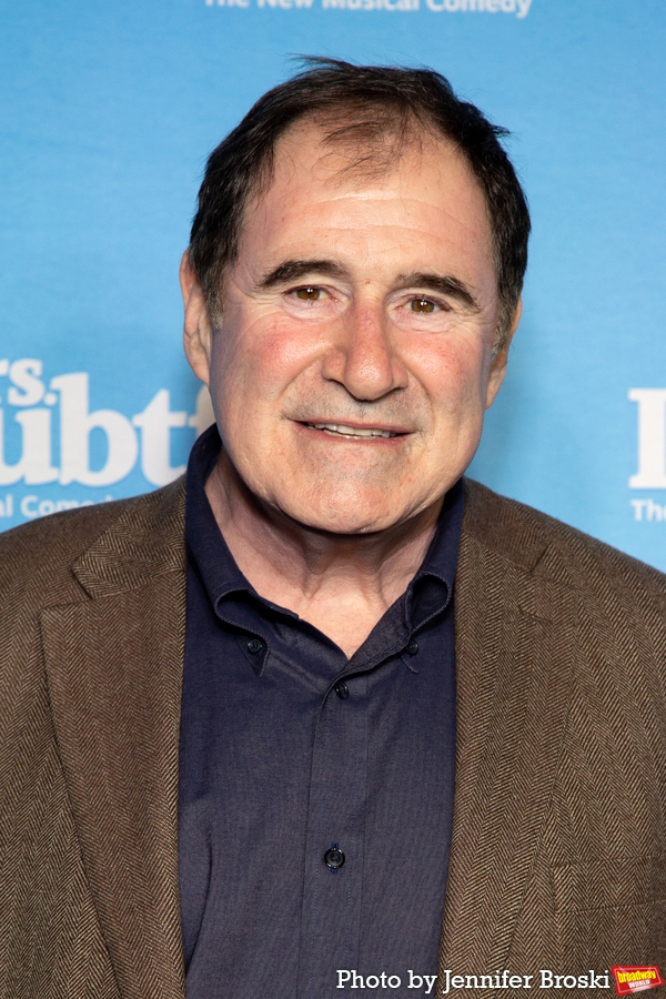 Photos: On the Opening Night Red Carpet for MRS. DOUBTFIRE Image