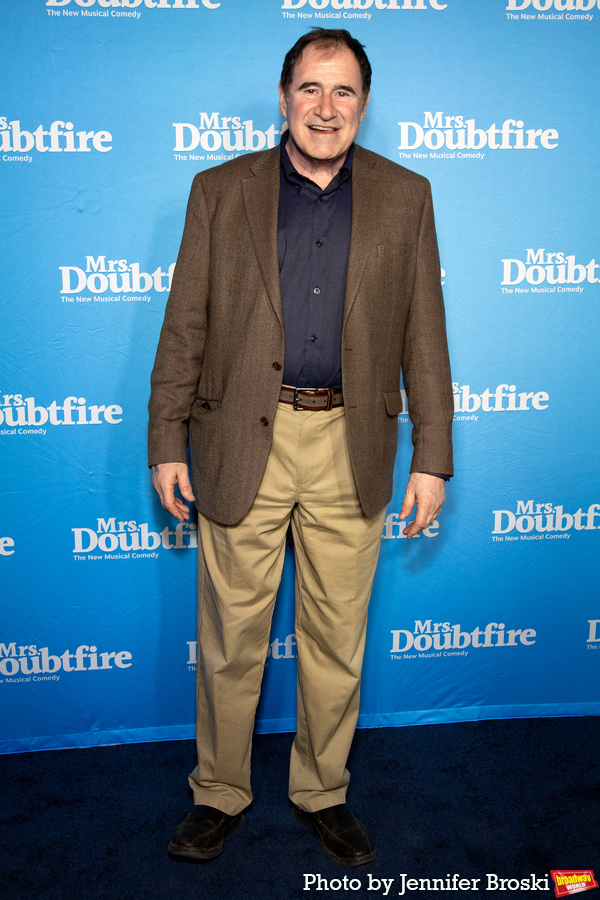 Photos: On the Opening Night Red Carpet for MRS. DOUBTFIRE Image