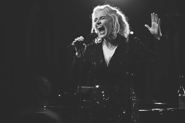 Photos: See Betsy Wolfe & Andrew Rannells at The Green Room 42 Image