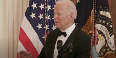 VIDEOS: President Joe Biden and Beanie Feldstein Talk Bette Midler at the Kennedy Center H Photo