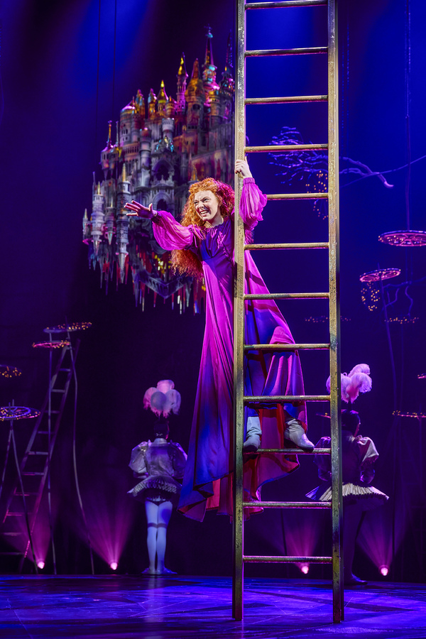 Photos: First Look at HEX at the National Theatre! 