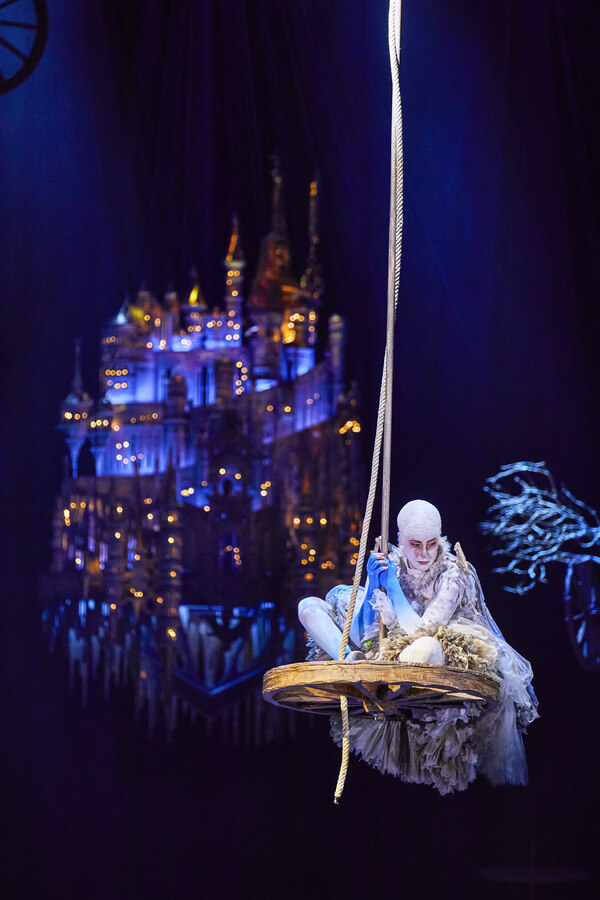 Photos: First Look at HEX at the National Theatre! Image