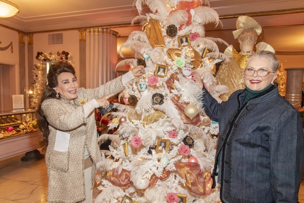 Photos: Hollywood Museum Welcomes Celebrities for Lobby Tree Trimming 