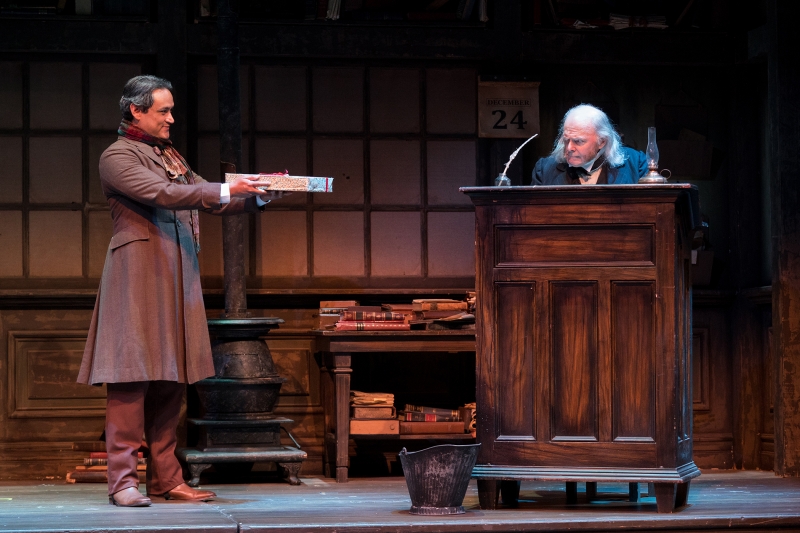 Review: South Coast Rep's 41st Annual Production of A CHRISTMAS CAROL Remains Enchanting 