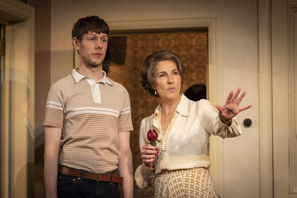 Photos: First Look at PEGGY FOR YOU at Hampstead Theatre Image