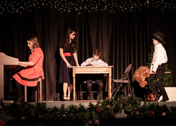 Photos: First Look At VPCT's IT'S A WONDERFUL LIFE Image