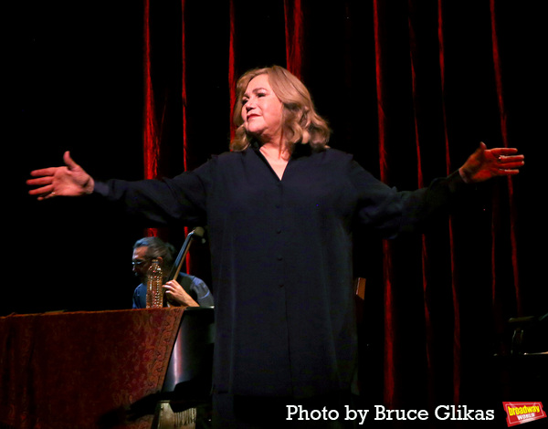 Photos: Kathleen Turner Brings FINDING MY VOICE to Town Hall Image