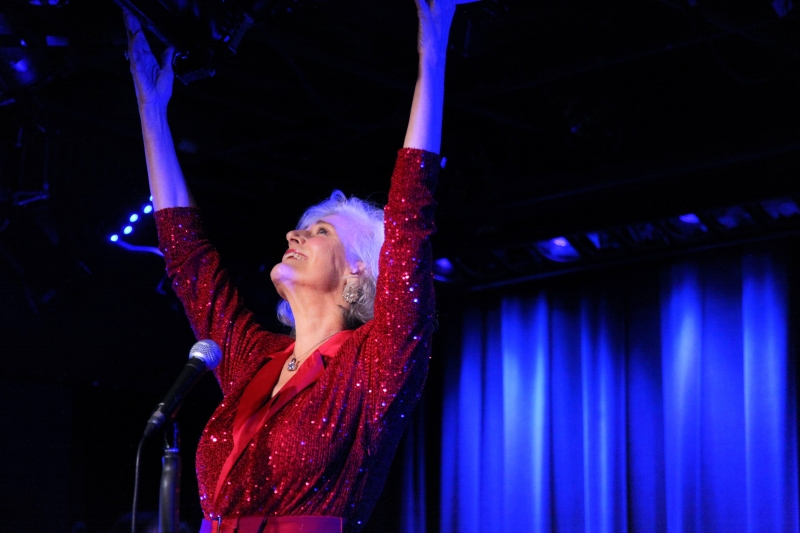 BWW Review: Karen Mason CHRISTMAS! CHRISTMAS! CHRISTMAS! at The Laurie Beechman Theatre Is A Holiday Must 