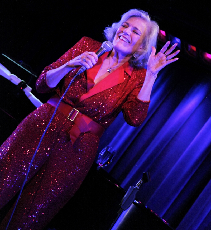 Review: Karen Mason CHRISTMAS! CHRISTMAS! CHRISTMAS! at The Laurie Beechman Theatre Is A Holiday Must 