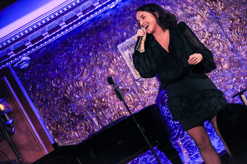 Review: JEANNA DE WAAL Reigns Supreme In Solo Show at Feinstein's/54 Below 