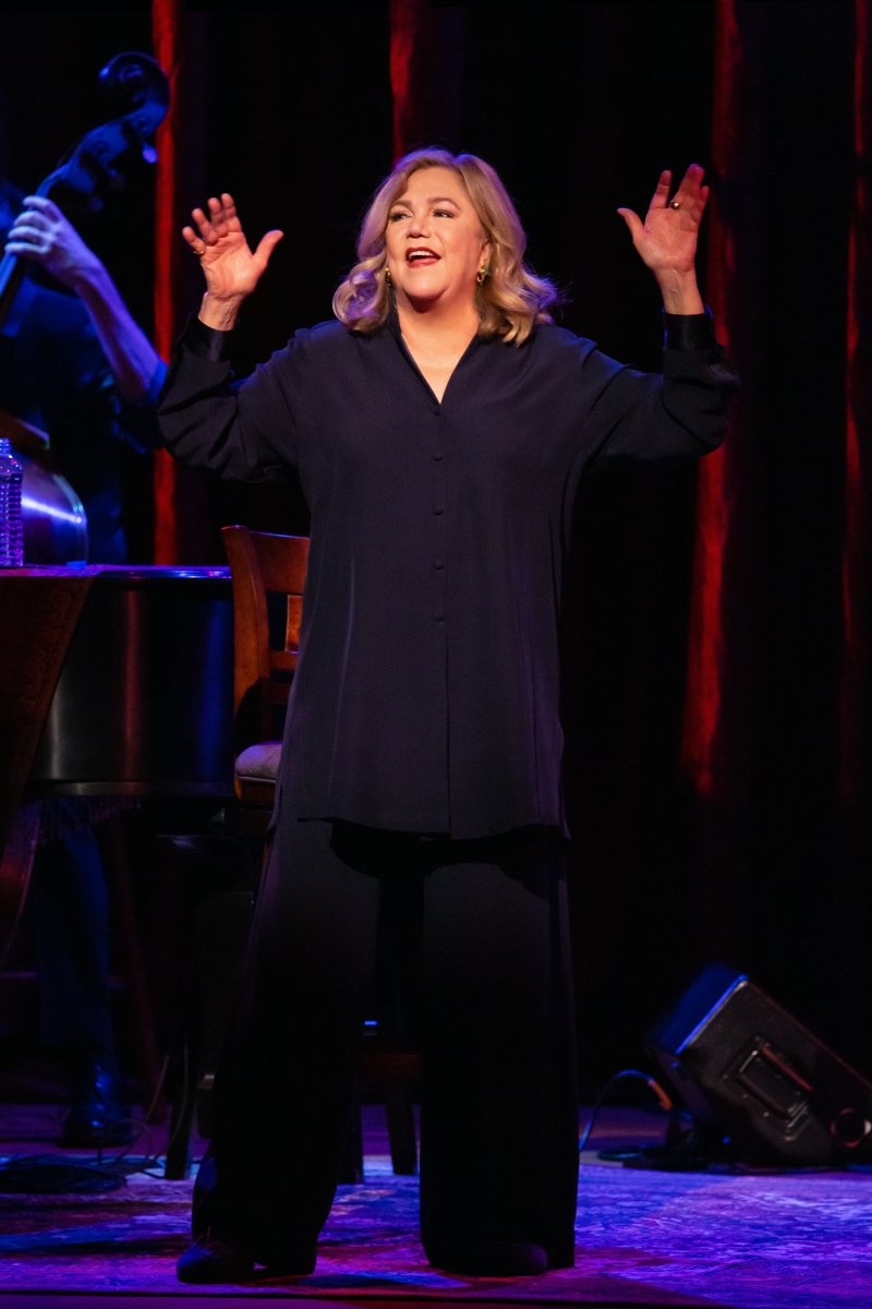 Review: Actress Kathleen Turner Makes A Surprise Transformation Into Kathleen Turner The Singer In FINDING MY VOICE At Town Hall 