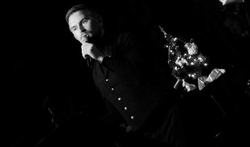 Review: Daniel Reichard Urges Birdland Audience LET'S CHRISTMAS! With Traditional Holiday Concert  Image