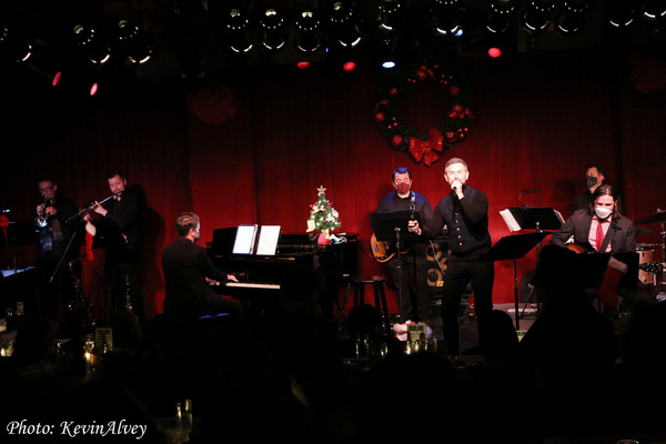 Photos: Daniel Reichard Brings A Merry LET'S CHRISTMAS To Birdland! Image