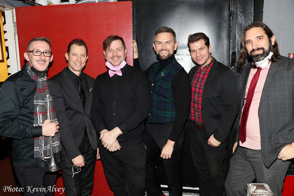 Photos: Daniel Reichard Brings A Merry LET'S CHRISTMAS To Birdland! Image